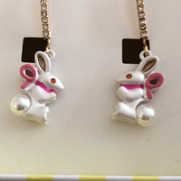 Betsey Johnson Gold Tone Easter Bunny Drop Earrings Crystal Accents NIB - Picture 8 of 11